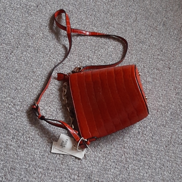 New Kayla & Ava Round Bottom Crossbody Bag - Picture 6 of 11